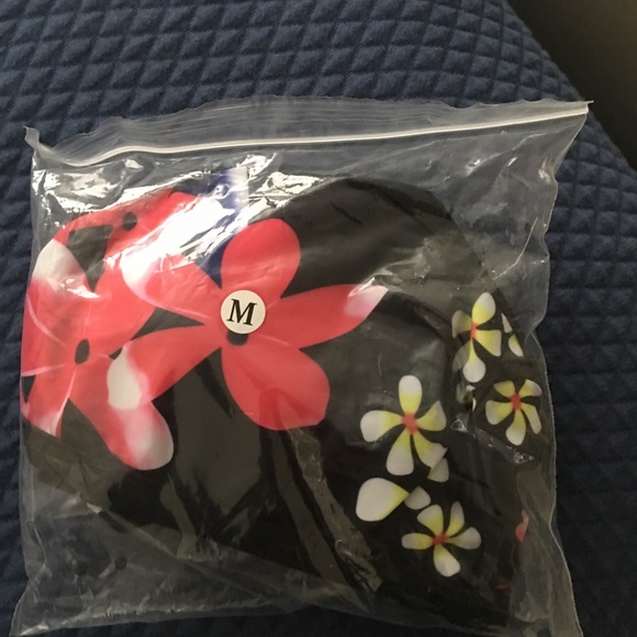 Bathing suit - Picture 2 of 2